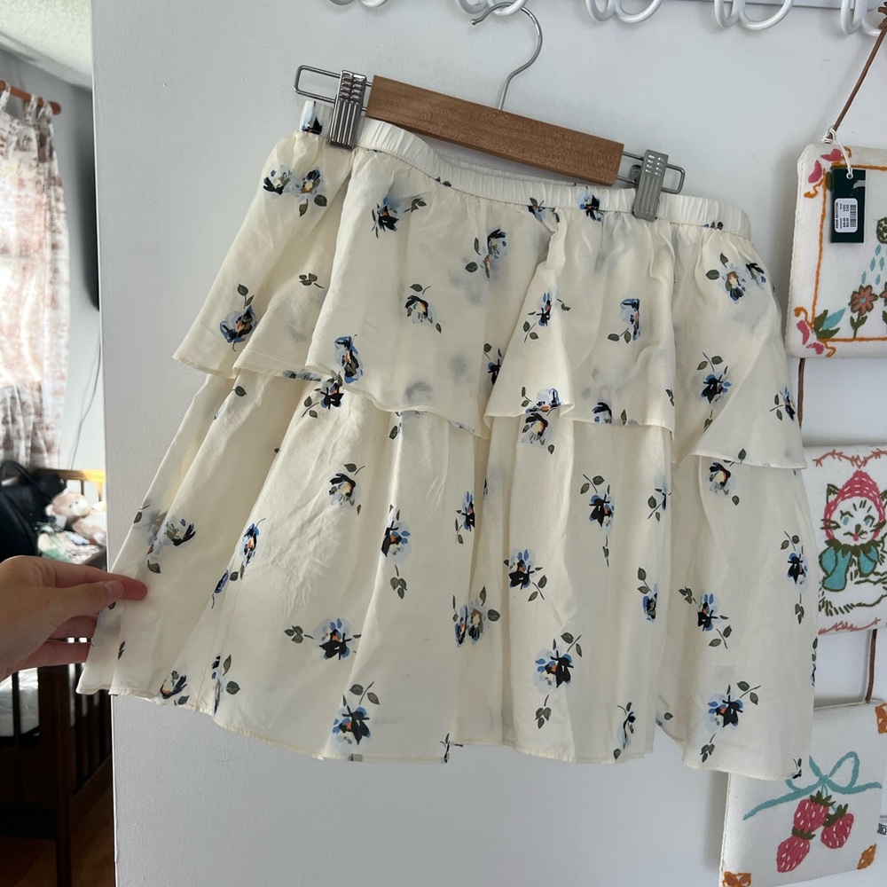 UNIVERSAL mini skirt - Picture 3 of 9
